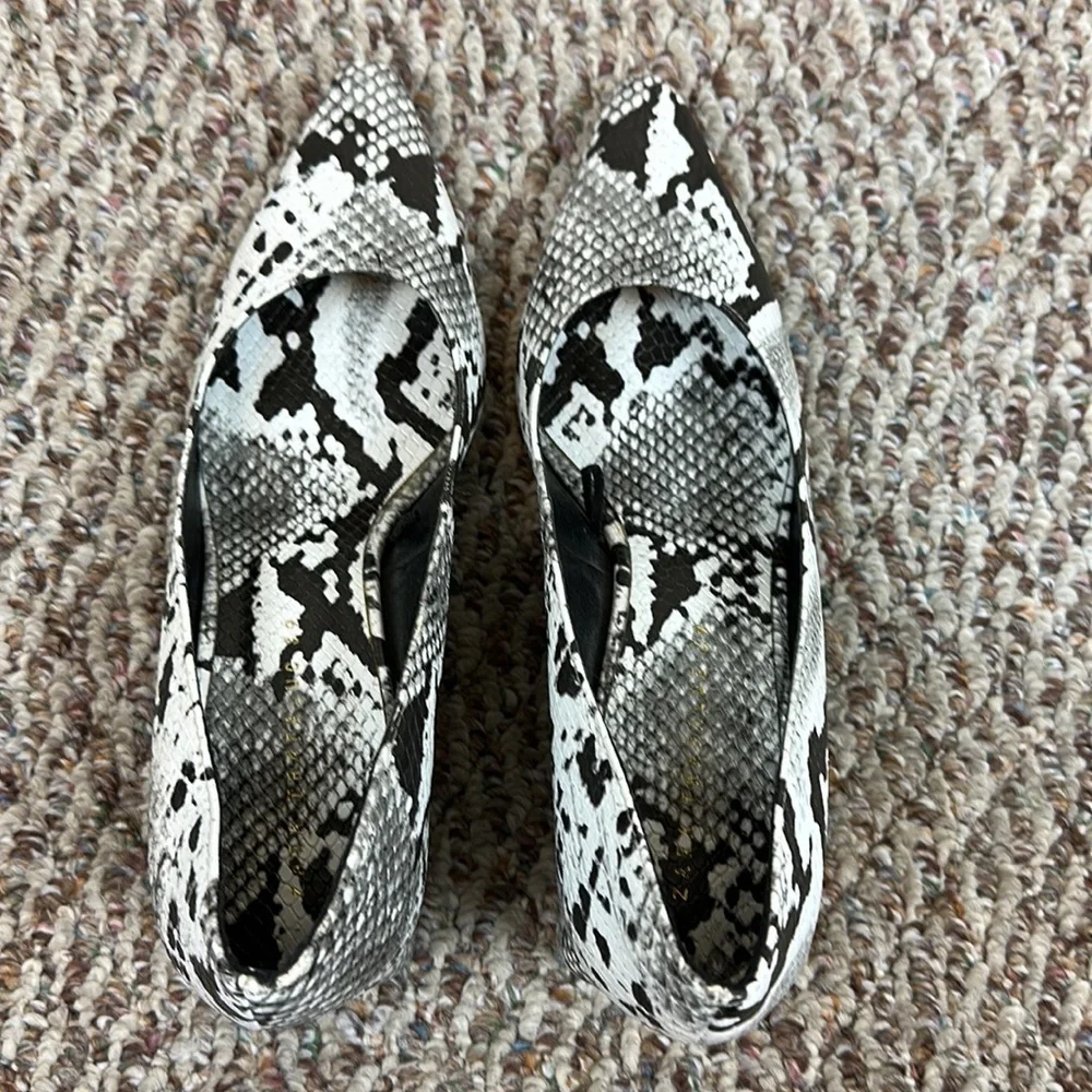 ZARA BLACK AND WHITE SNAKE PRINT BLOCK HEEL PUMP